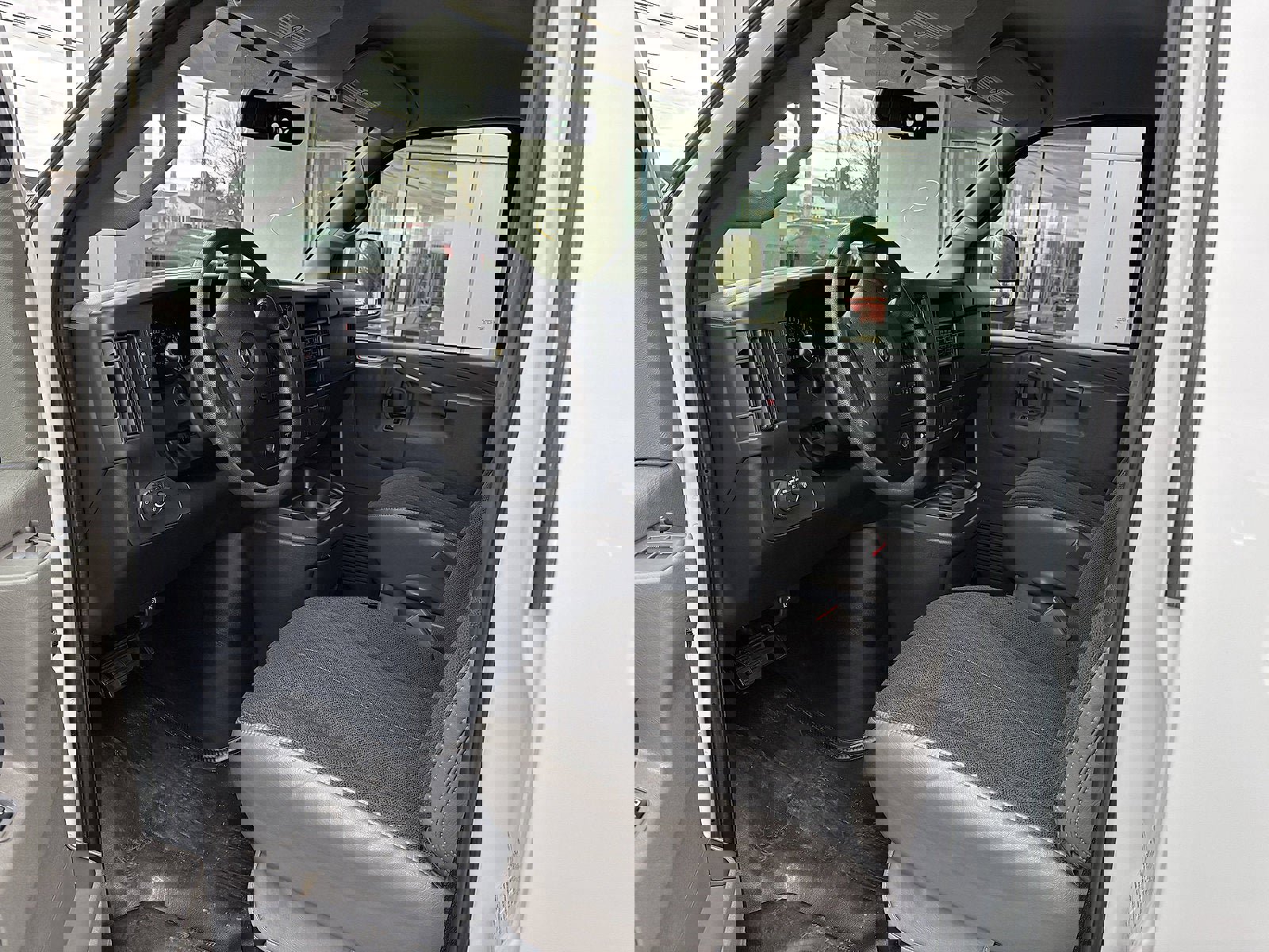 Used 2024 Chevrolet Express 2500 w/ Driver Convenience Package image 5