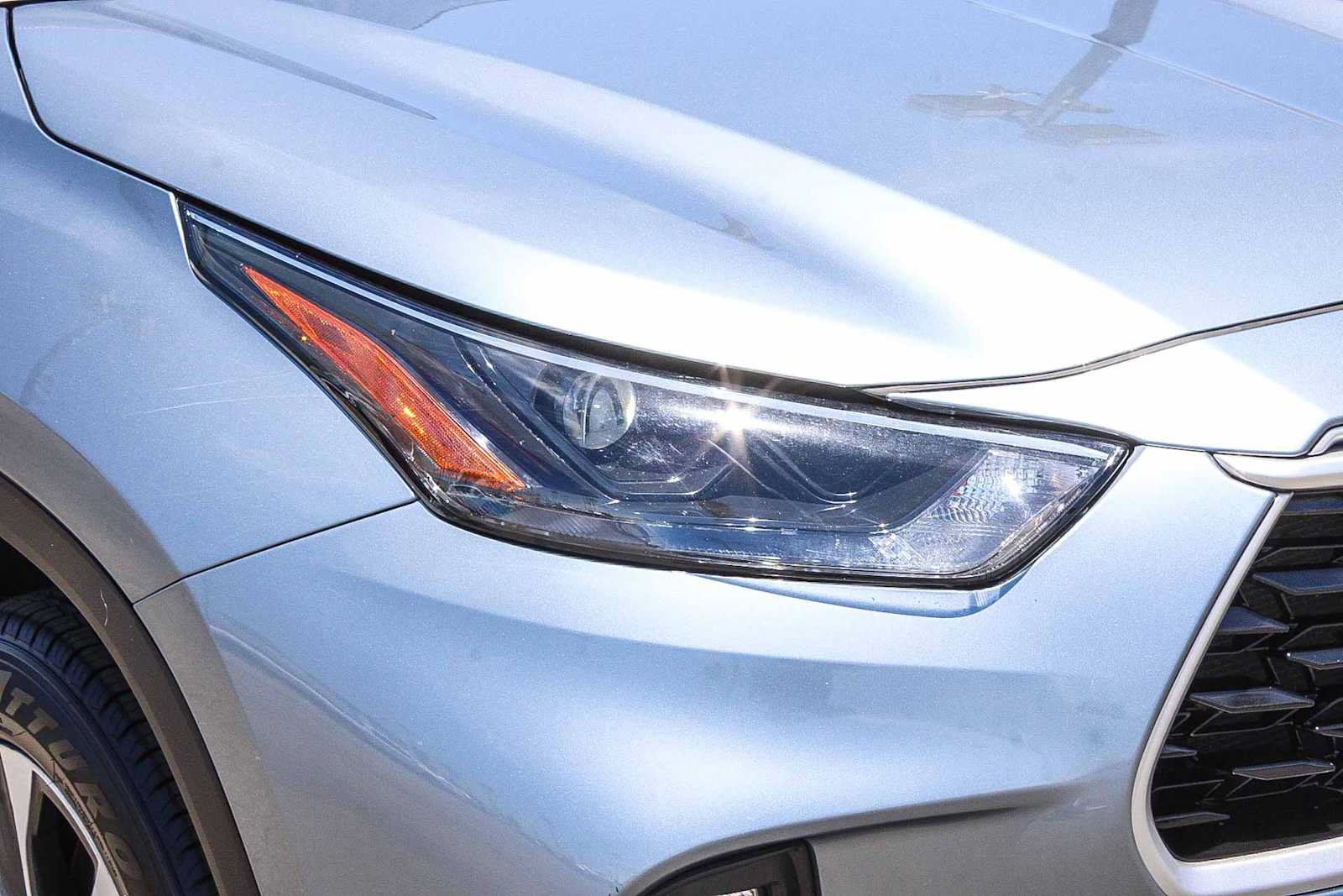 Used 2022 Toyota Highlander XLE FWD image 4