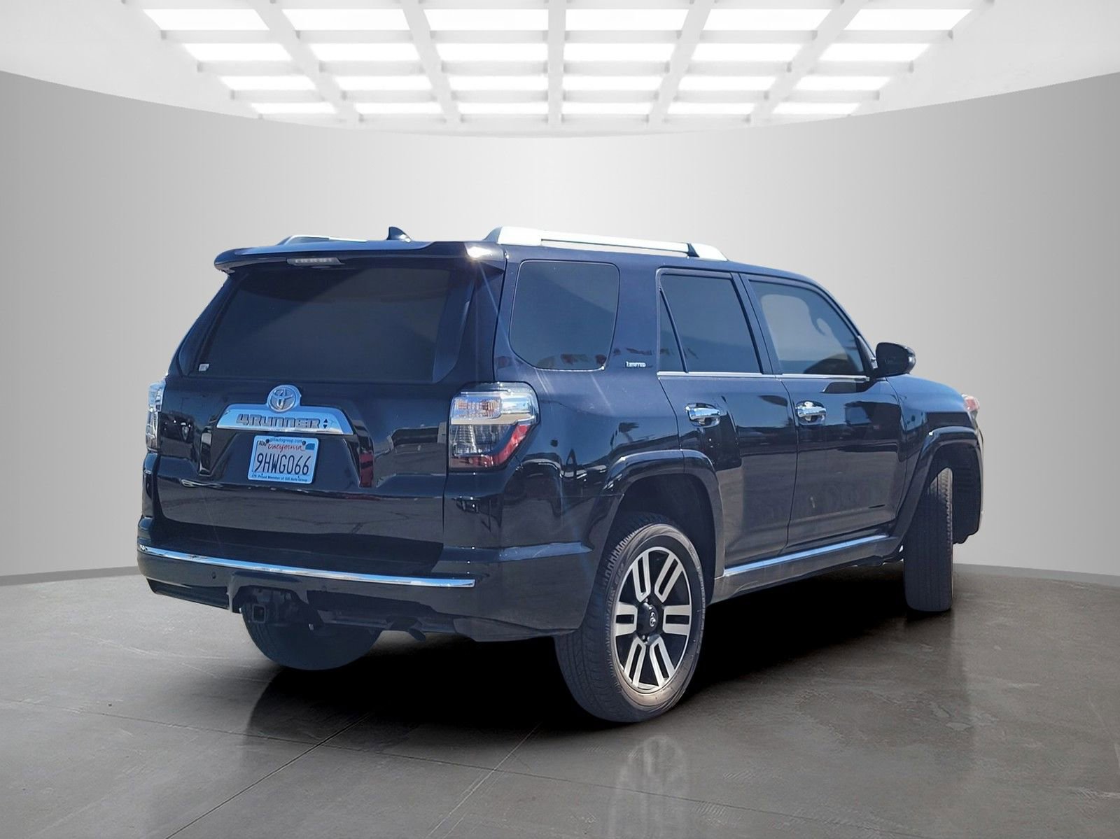 Used 2023 Toyota 4Runner Limited image 4