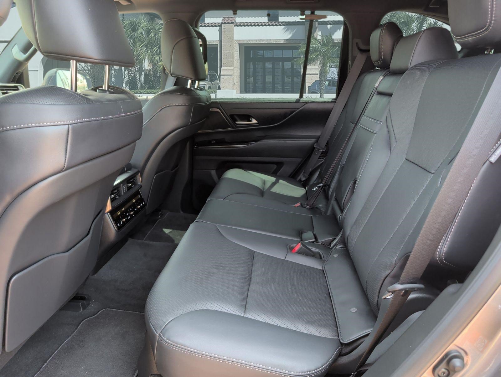 Certified 2026 Lexus LX 600 4WD w/ Accessory Package (Z1) image 25