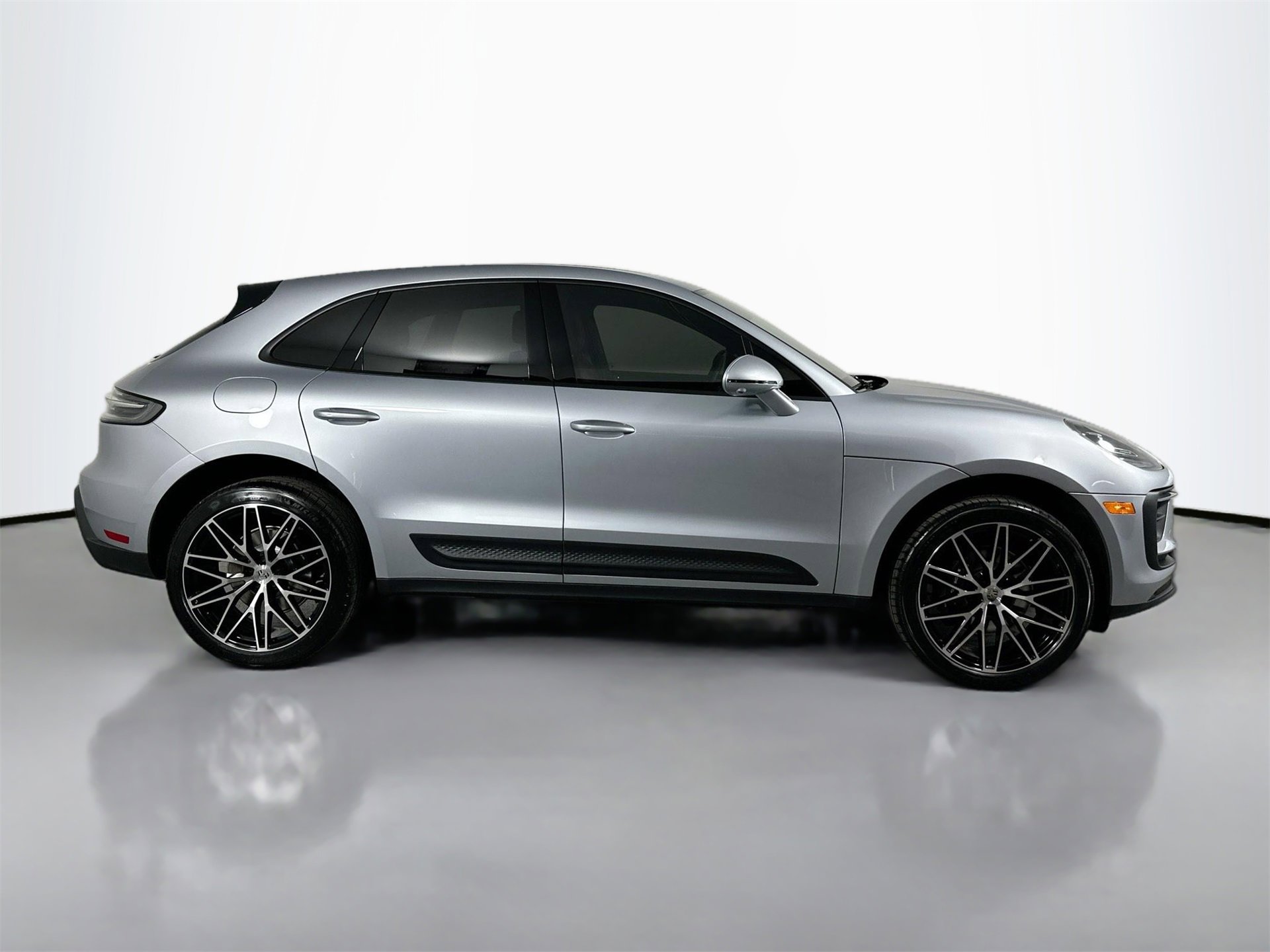New 2026 Porsche Macan image 8