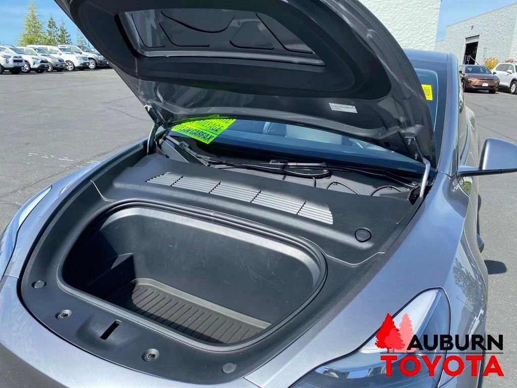 Used 2025 Tesla Model Y Long Range AWD/4WD image 9