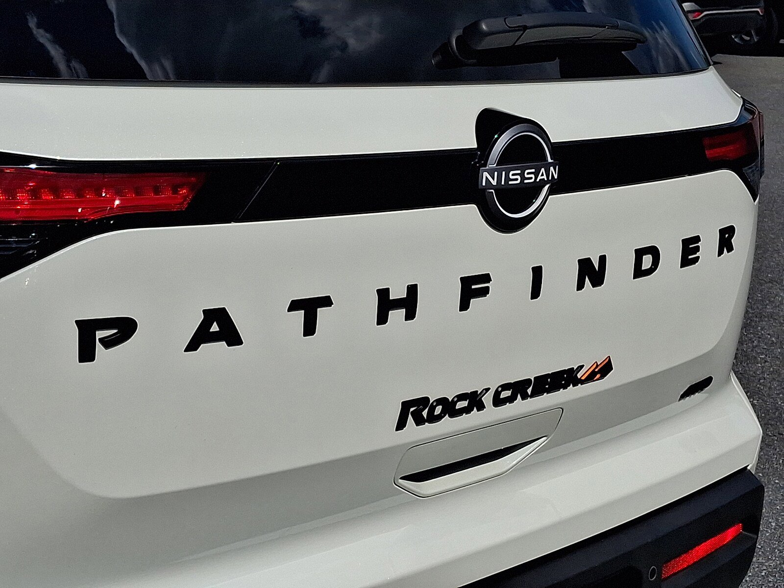 Used 2024 Nissan Pathfinder Rock Creek AWD/4WD image 32