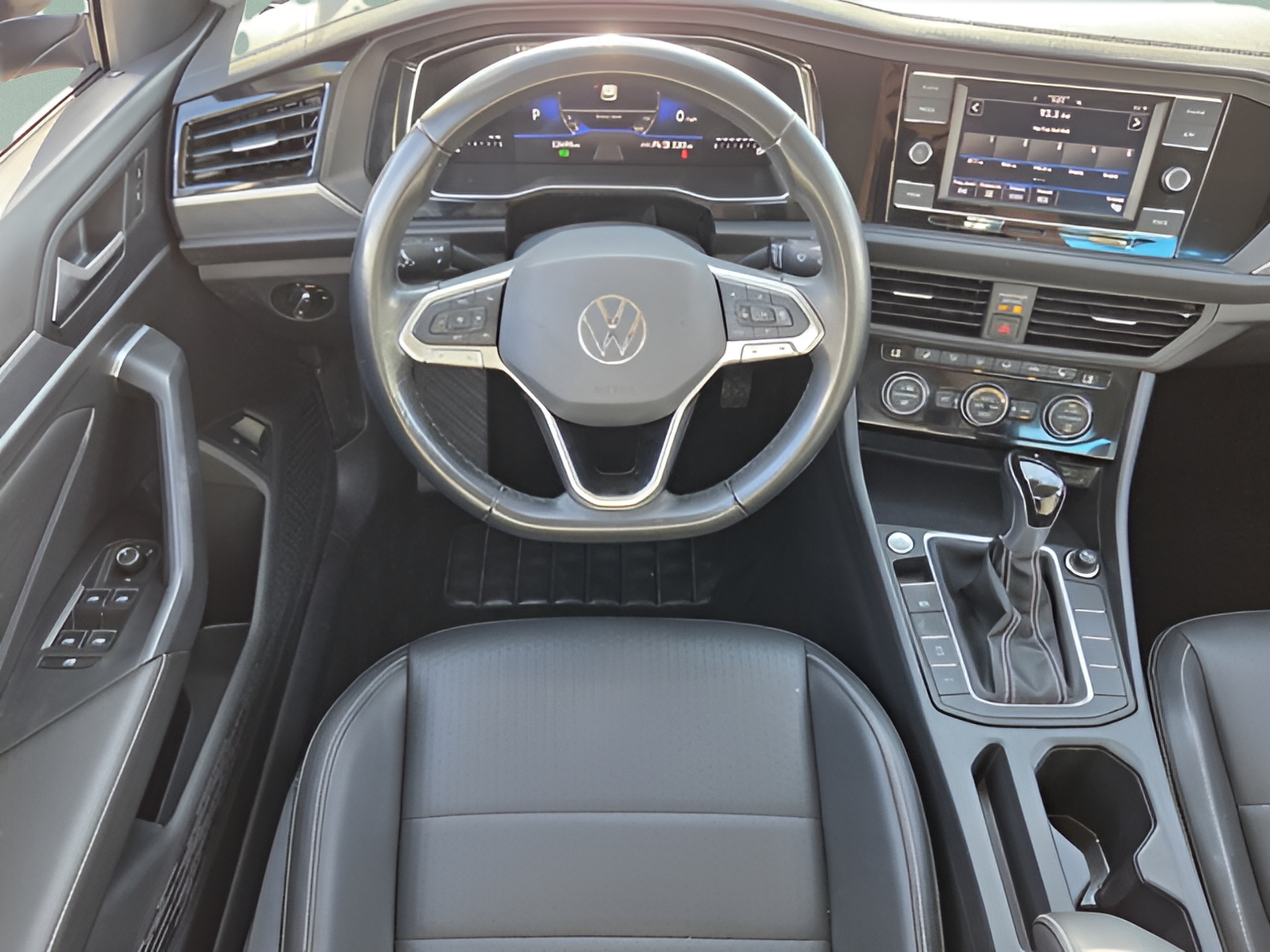 Used 2024 Volkswagen Jetta SE FWD image 11