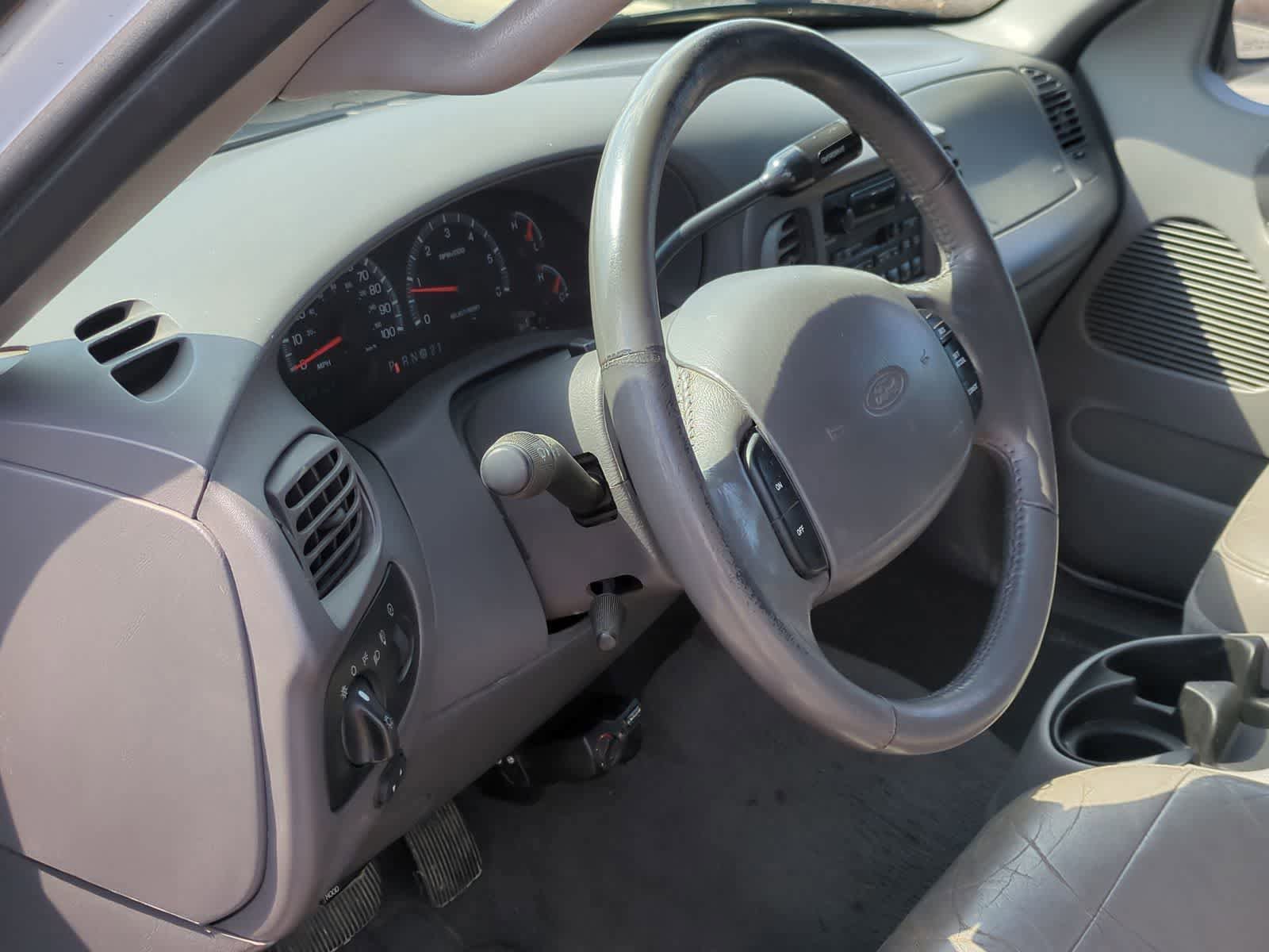 Used 2001 Ford F150 Lariat AWD/4WD image 10