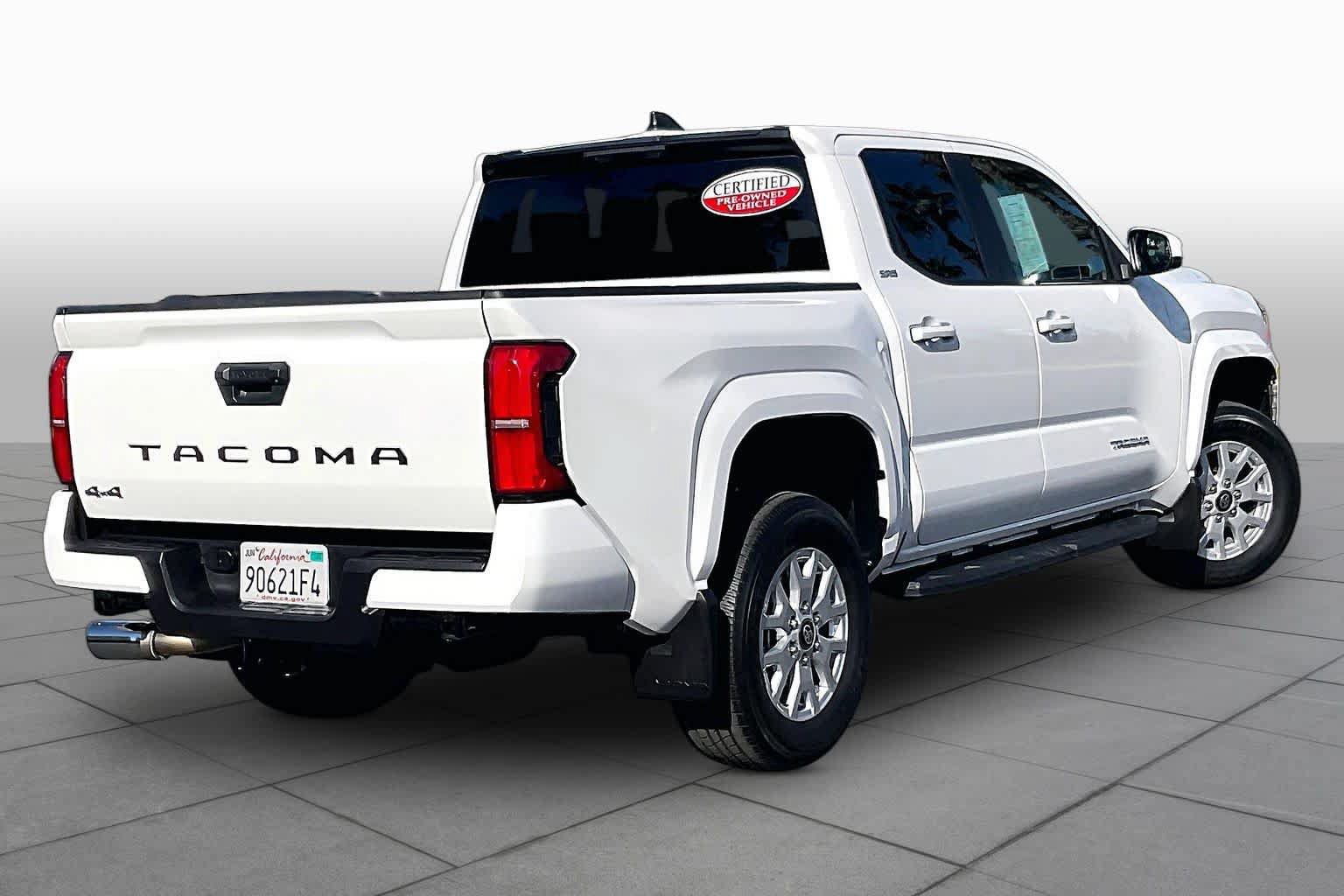 Used 2025 Toyota Tacoma SR5 AWD/4WD image 12