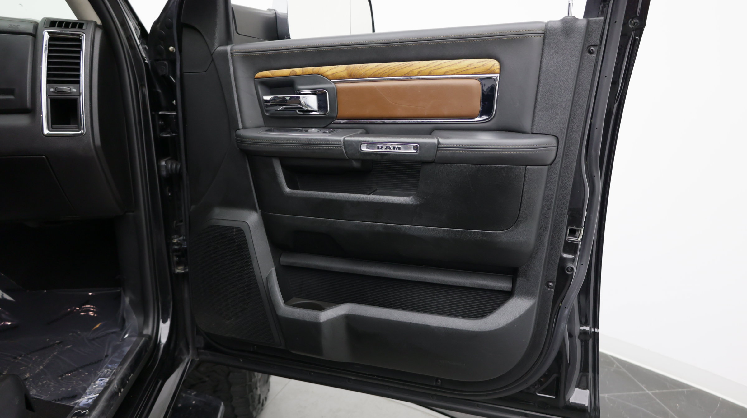 Used 2018 RAM 2500 Longhorn AWD/4WD image 38
