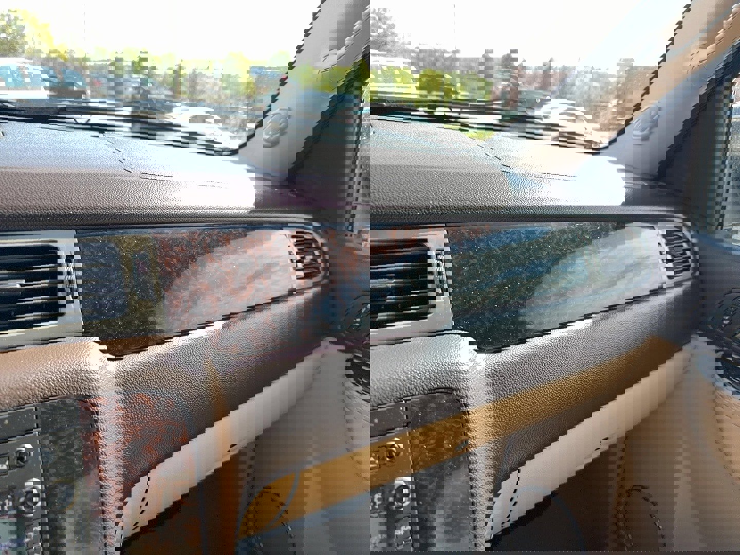 Used 2014 GMC Yukon XL Denali image 25