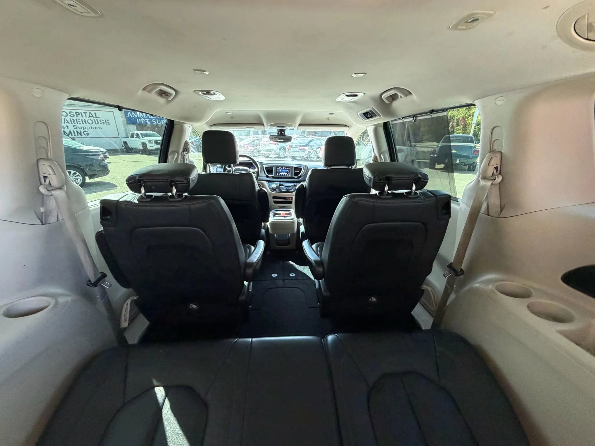 Used 2020 Chrysler Pacifica Touring-L image 29