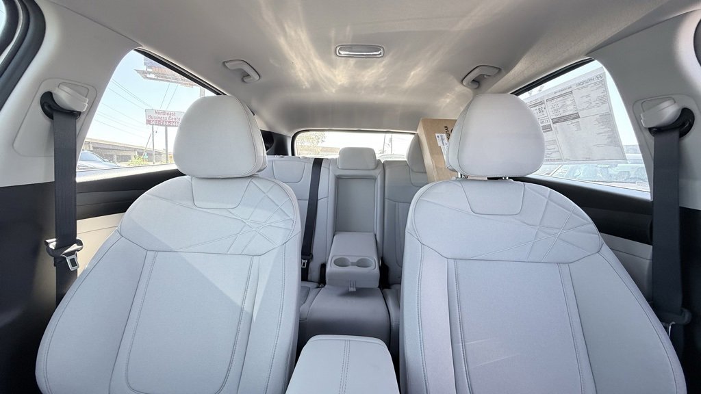 New 2026 Hyundai Tucson SE image 36