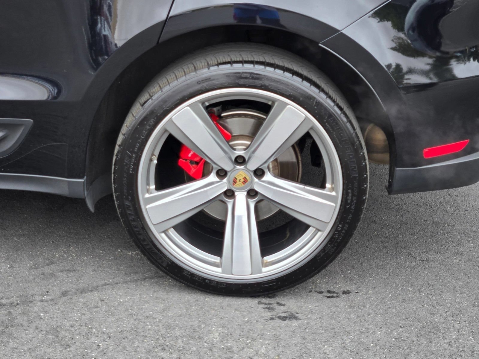 Certified 2024 Porsche Macan S AWD/4WD image 12