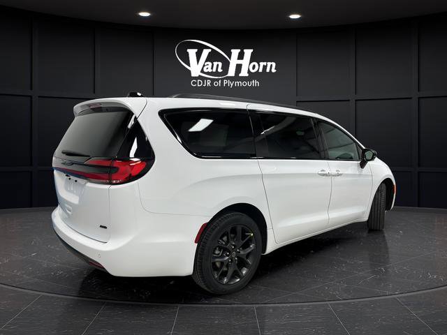 New 2026 Chrysler Pacifica Select image 7