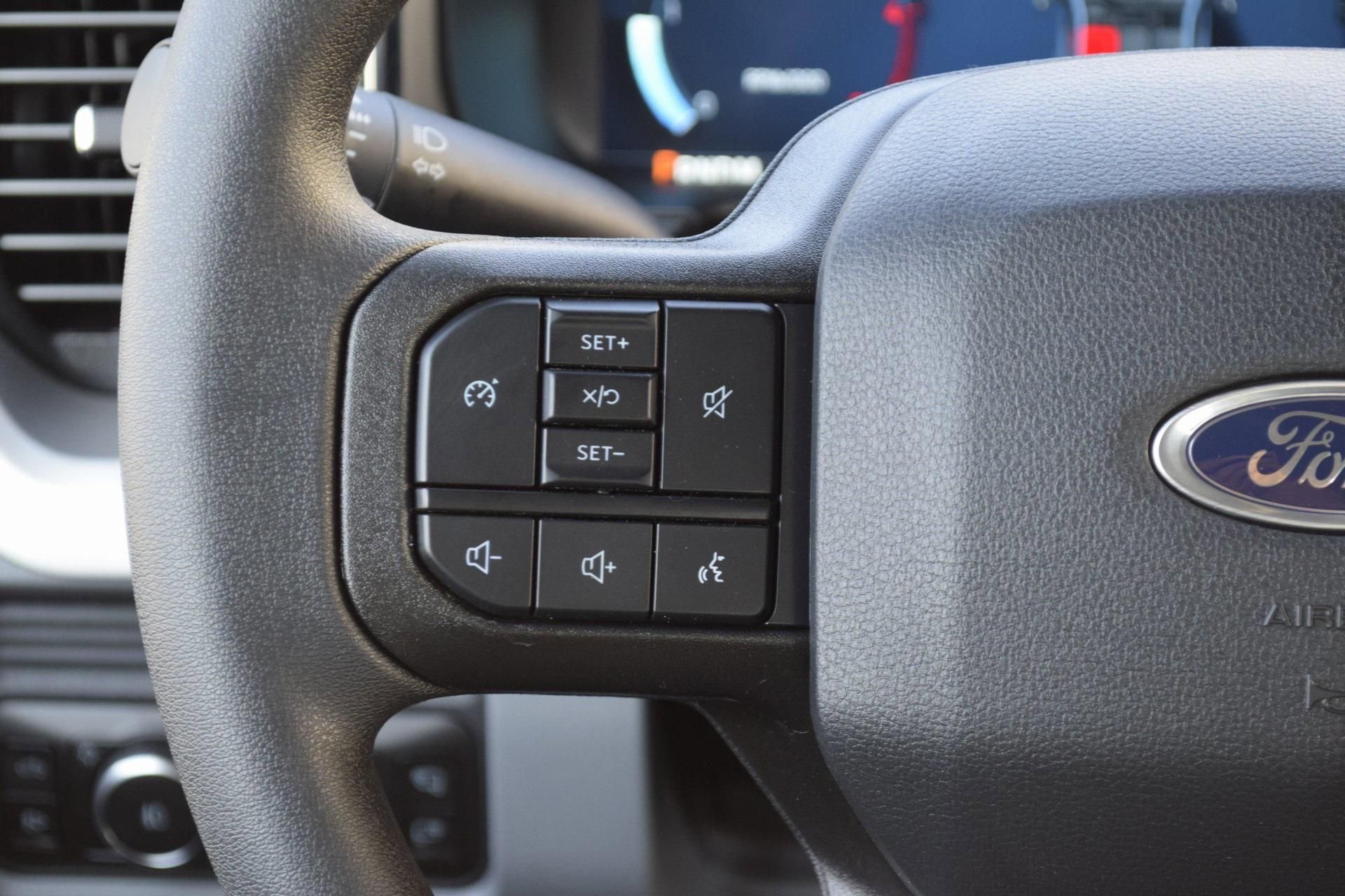 New 2026 Ford F250 XLT w/ XLT Premium Package AWD/4WD image 9