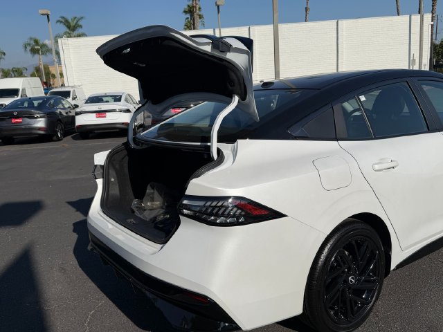 New 2027 Nissan Sentra SR w/ SR All Weather Package FWD image 8