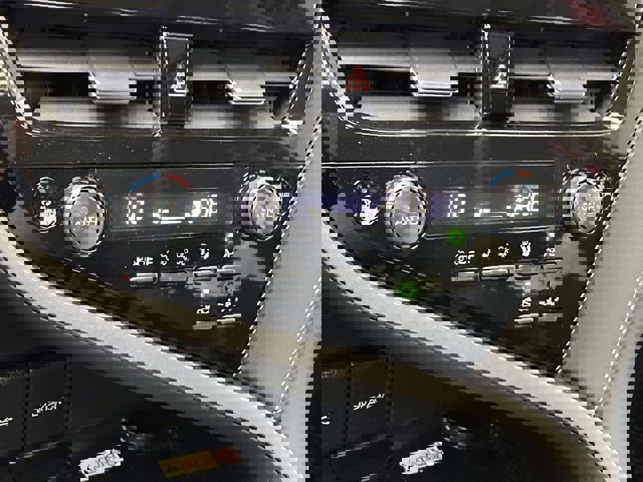 Used 2024 Toyota Camry XSE w/ Navigation Package FWD image 23