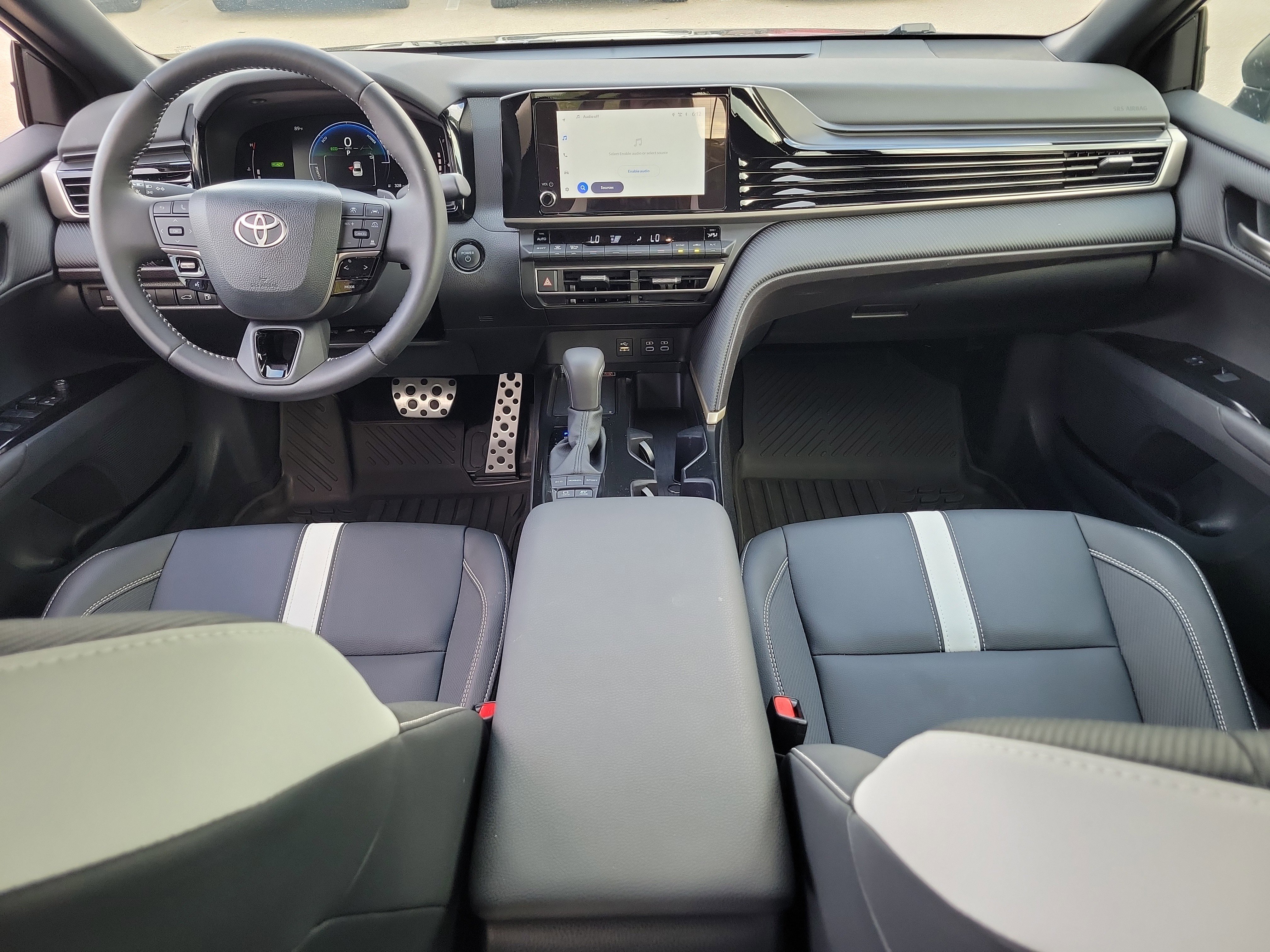 Used 2025 Toyota Camry SE image 18