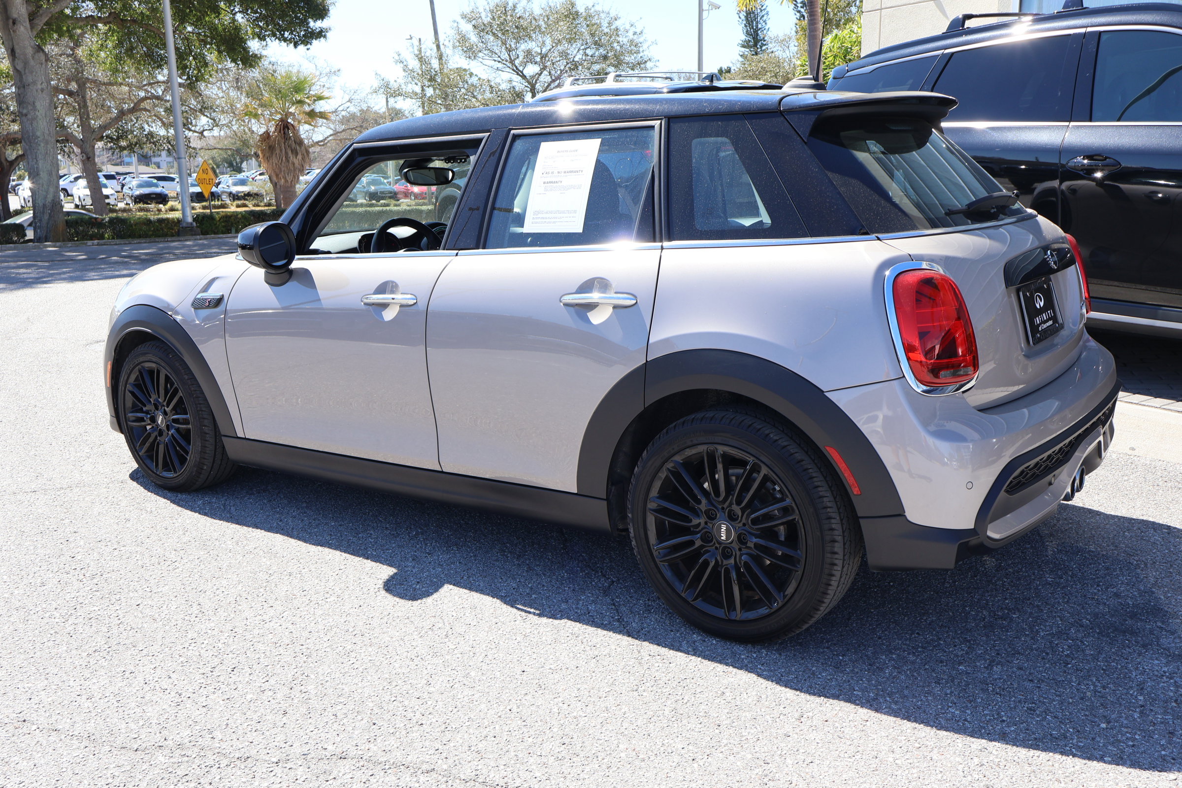 Used 2022 MINI Cooper S w/ Premium Package image 7