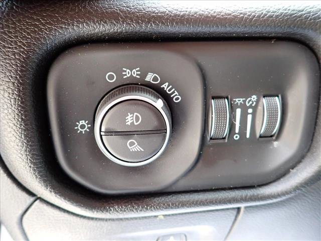 Used 2025 RAM 1500 Laramie AWD/4WD image 13