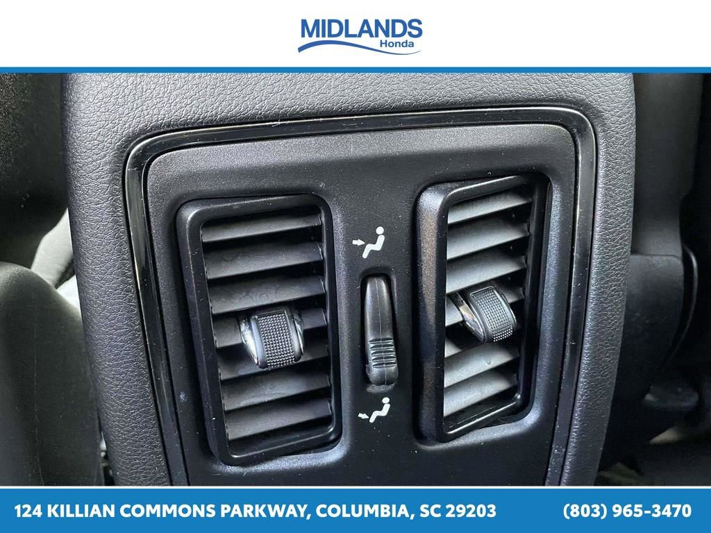 Used 2021 Jeep Grand Cherokee Laredo AWD/4WD image 17