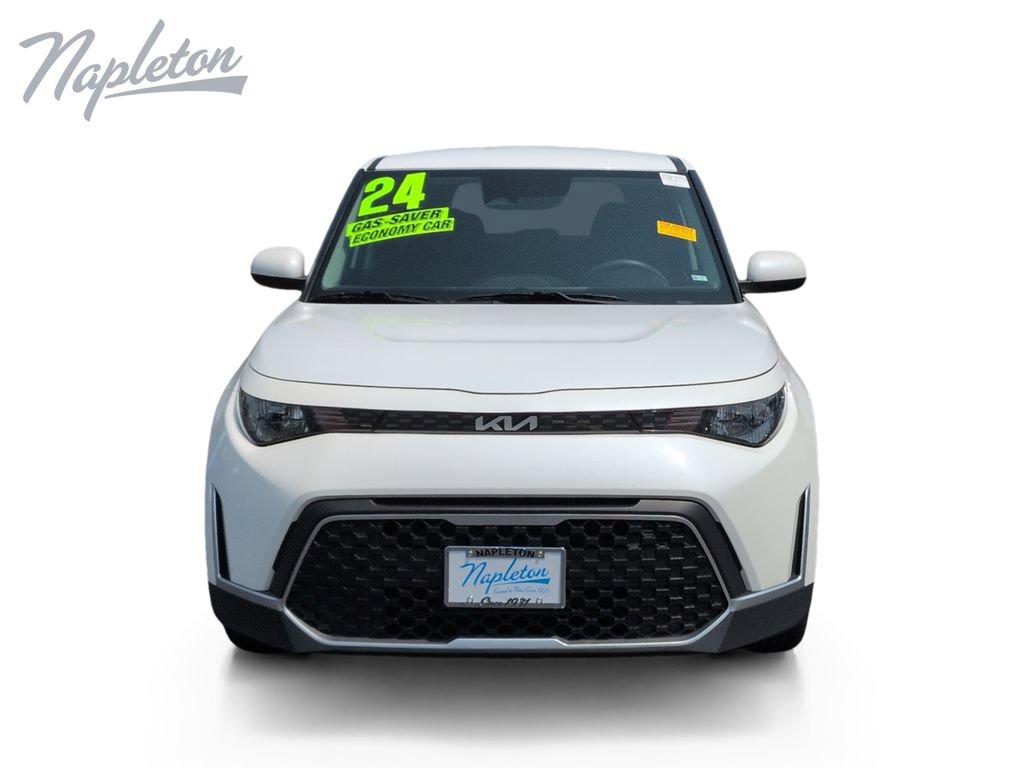 Used 2024 Kia Soul LX w/ Option Group 015 FWD image 9