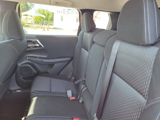 Used 2024 Mitsubishi Outlander ES image 13
