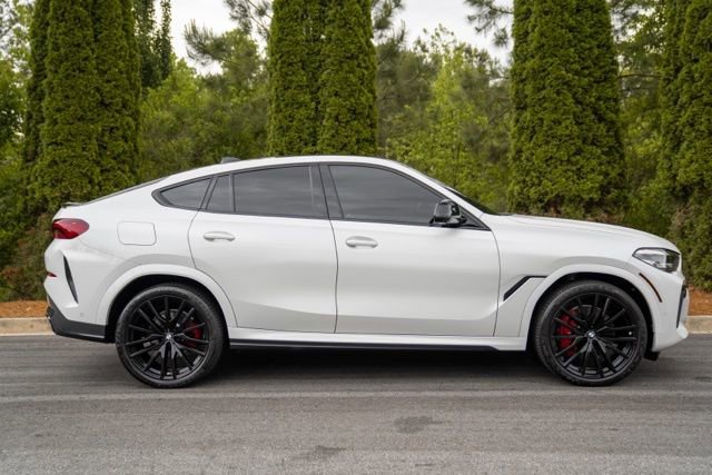 Used 2022 BMW X6 xDrive40i w/ M Sport Package AWD/4WD image 12