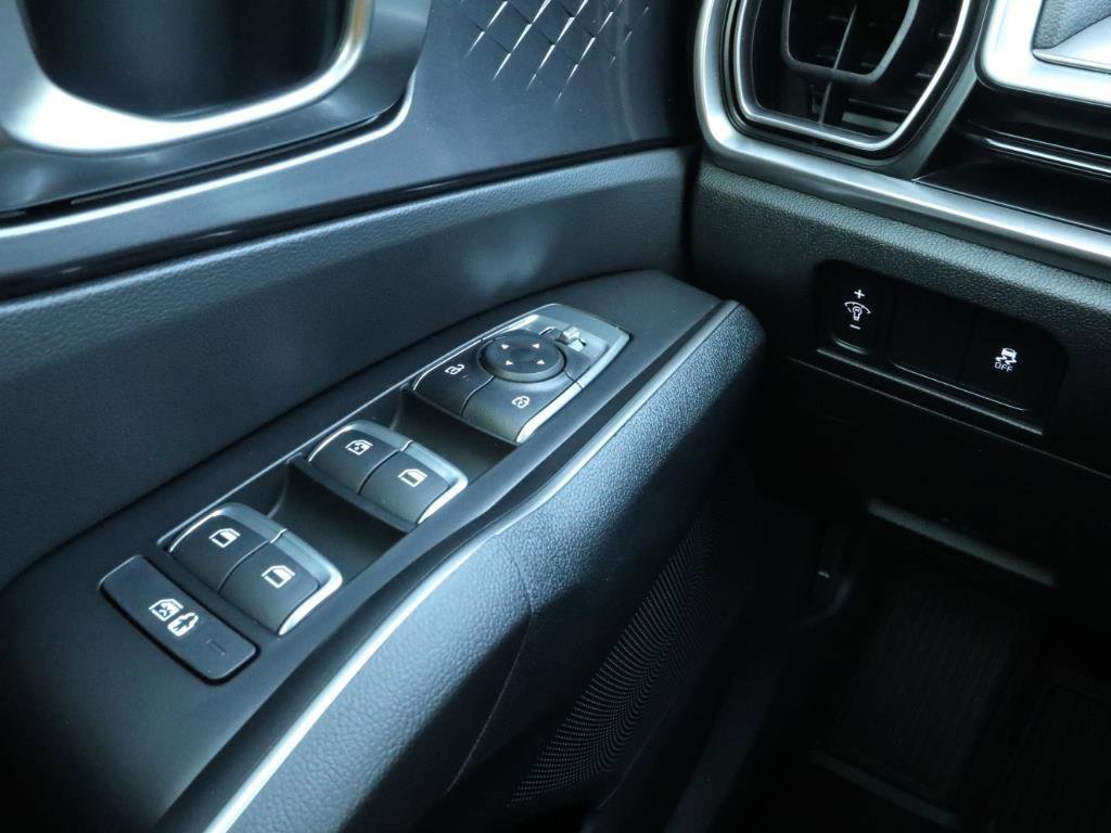 New 2025 Kia Sorento LX FWD image 12