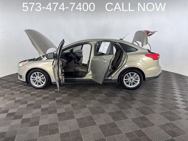 Used 2015 Ford Focus SE w/ SE Cold Weather Package image 10