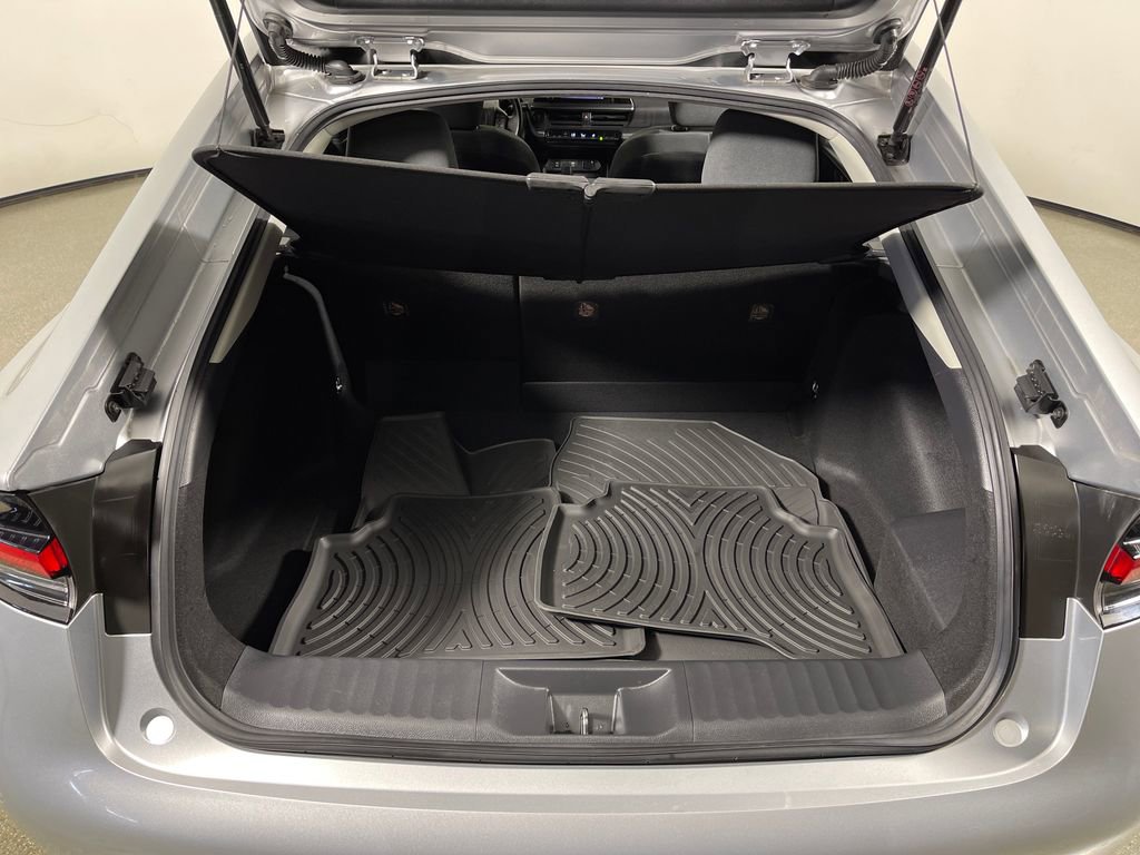 Used 2023 Toyota Prius LE FWD image 10