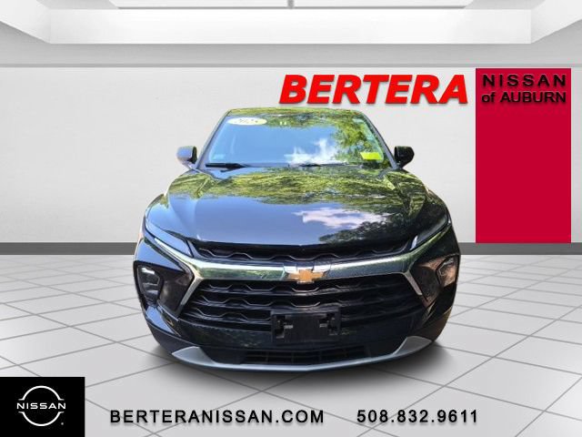 Used 2025 Chevrolet Blazer LT AWD/4WD image 3