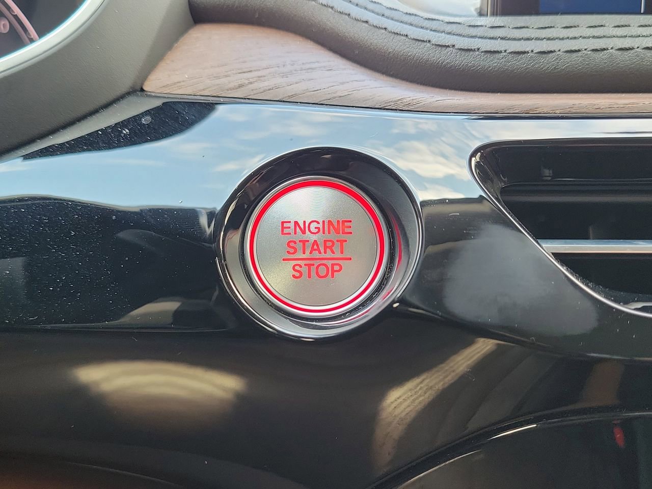 Used 2025 Acura MDX w/ Advance Package image 20