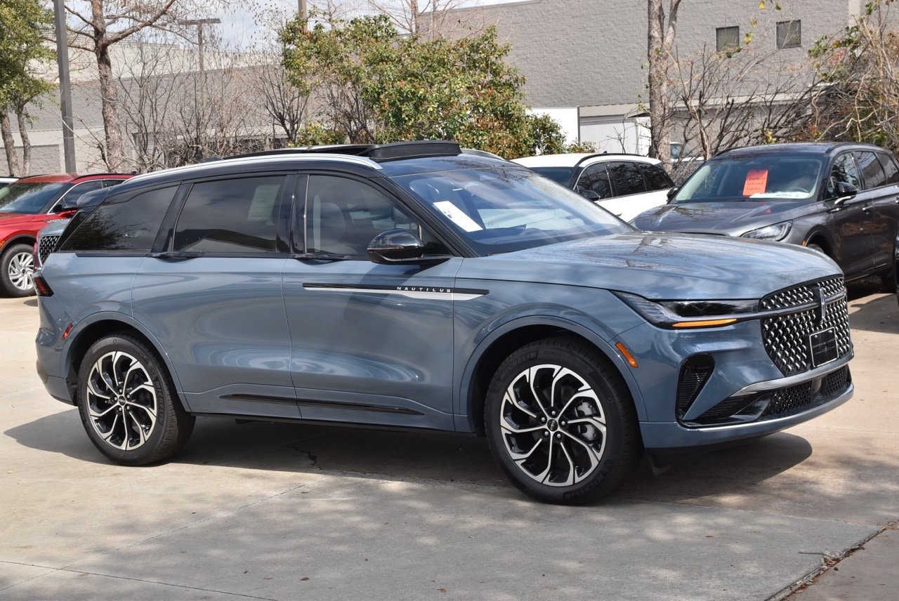 New 2026 Lincoln Nautilus Reserve AWD/4WD image 11