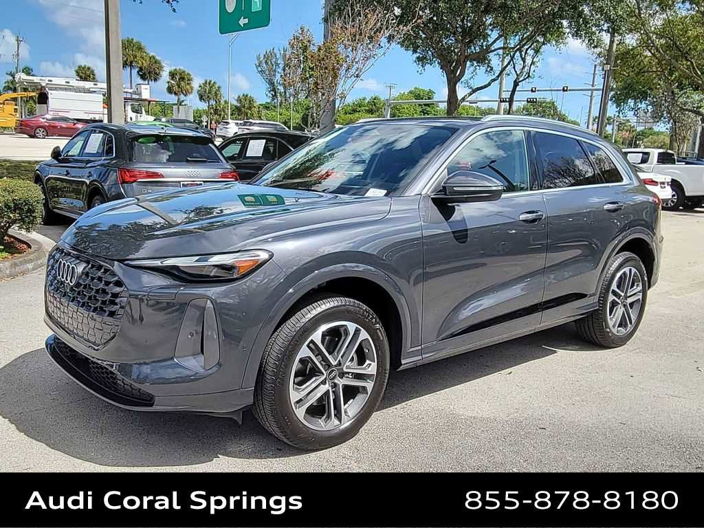 Certified 2025 Audi Q5 Premium w/ Convenience Package image 4