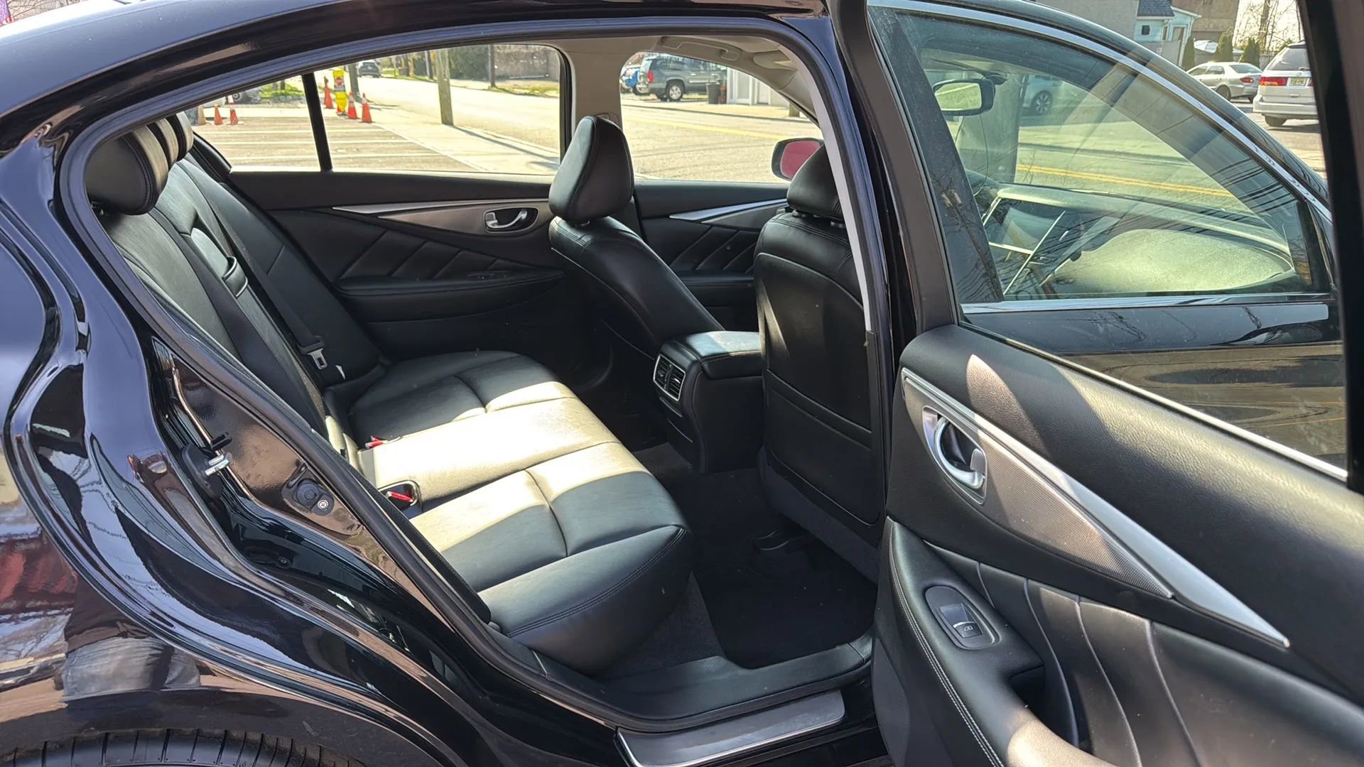 Used 2015 INFINITI Q50 Premium w/ Navigation Package image 26