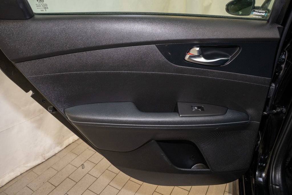 Used 2023 Kia Forte GT-Line w/ GT-Line Premium Package image 9