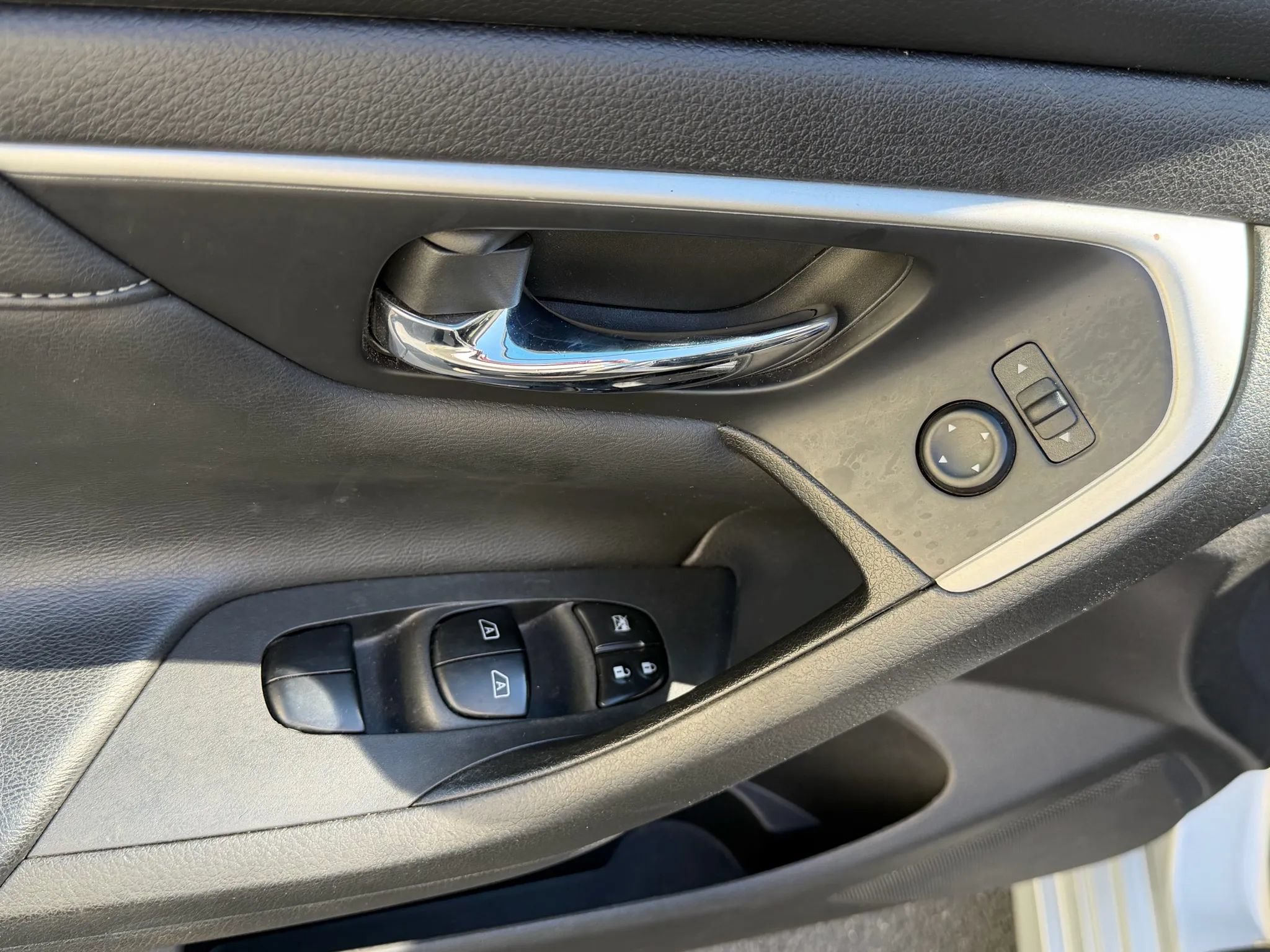 Used 2018 Nissan Altima 2.5 SL FWD image 29