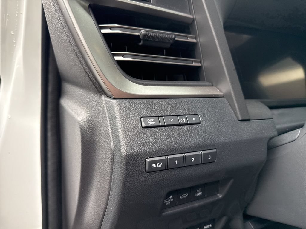 Used 2025 Lexus GX 550 AWD/4WD image 16