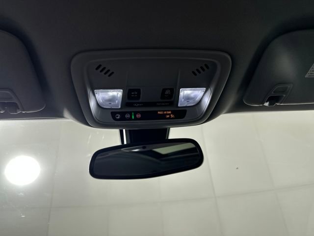 Used 2022 Chevrolet Malibu Premier image 24