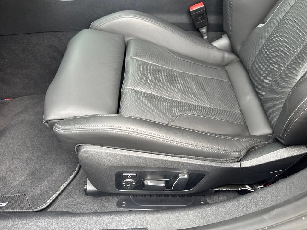 Used 2025 BMW M3 w/ Executive Package RWD image 16