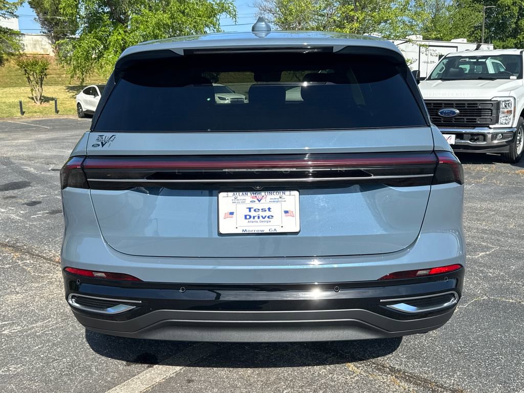 Used 2025 Lincoln Nautilus Premier AWD/4WD image 6