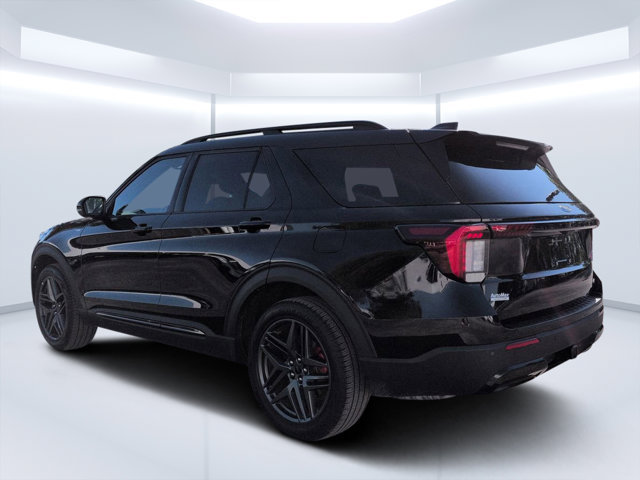 Used 2025 Ford Explorer ST-Line w/ ST-Line Street Pack AWD/4WD image 5
