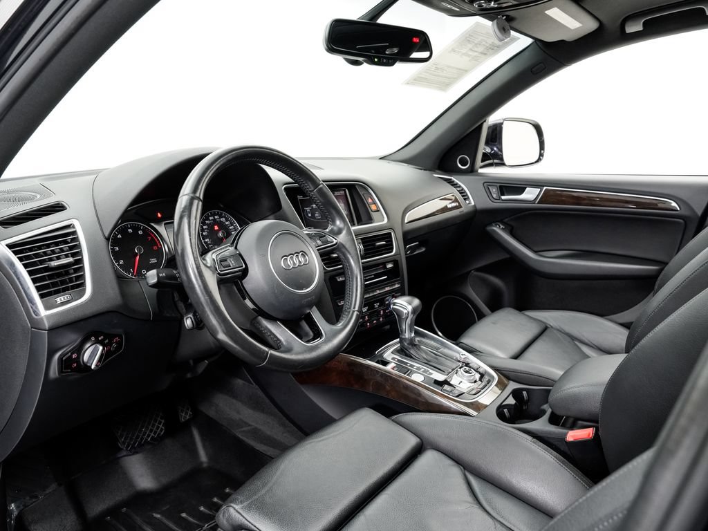 Used 2016 Audi Q5 2.0T Premium Plus w/ Technology Package AWD/4WD image 4