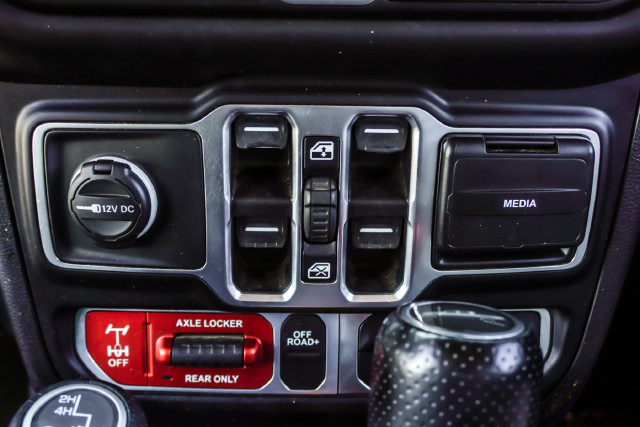 Used 2020 Jeep Gladiator Mojave AWD/4WD image 10