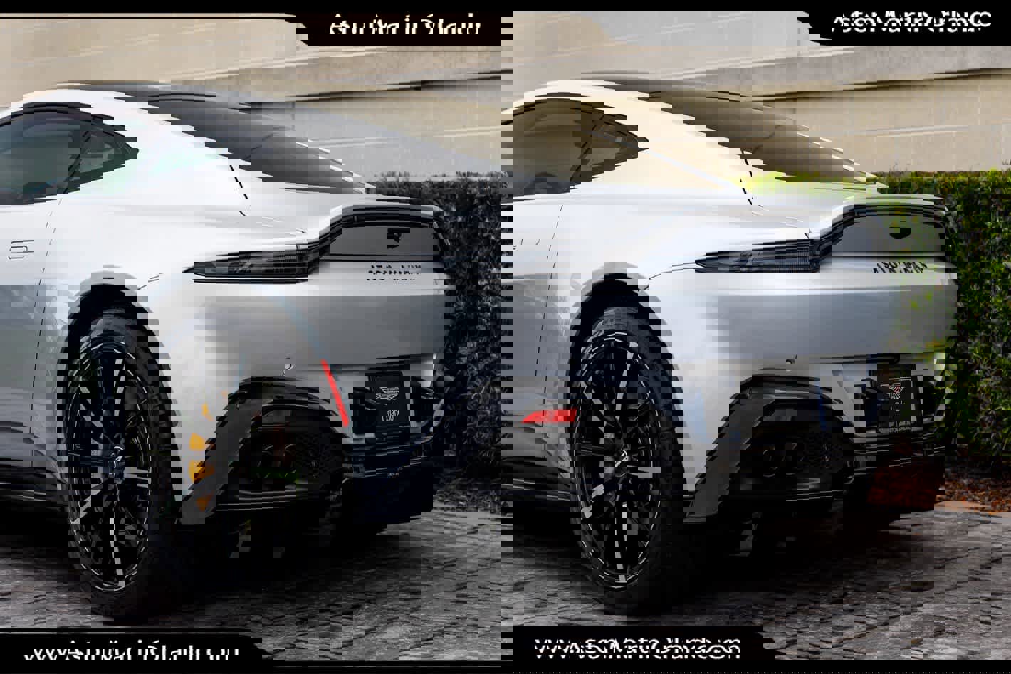 Used 2022 Aston Martin V8 Vantage Coupe image 31