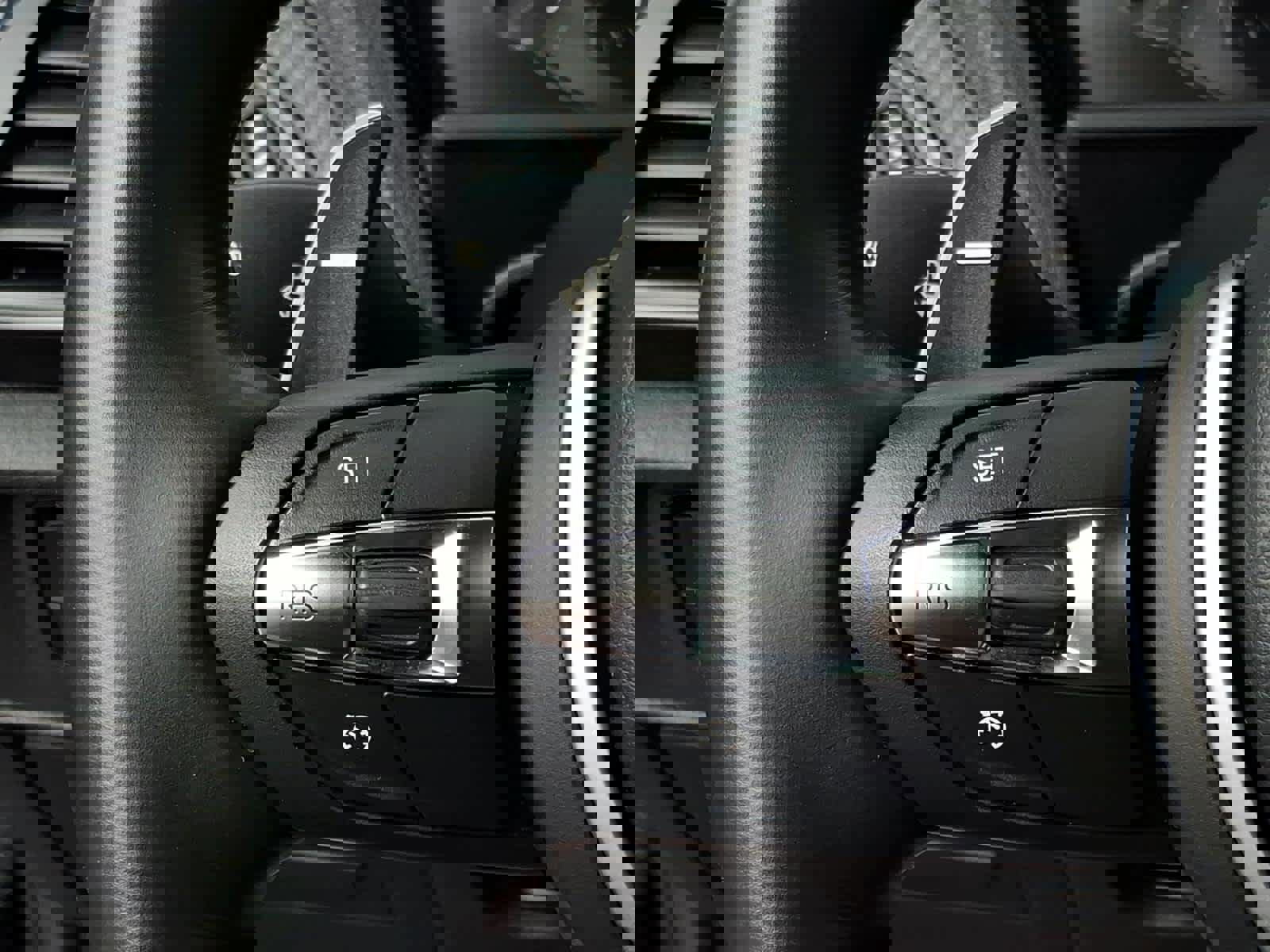 Used 2016 BMW M2 image 40