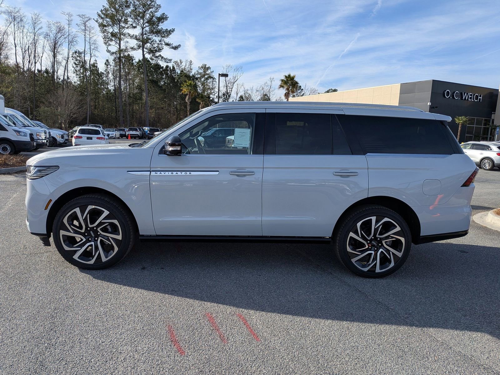 New 2026 Lincoln Navigator Reserve image 6