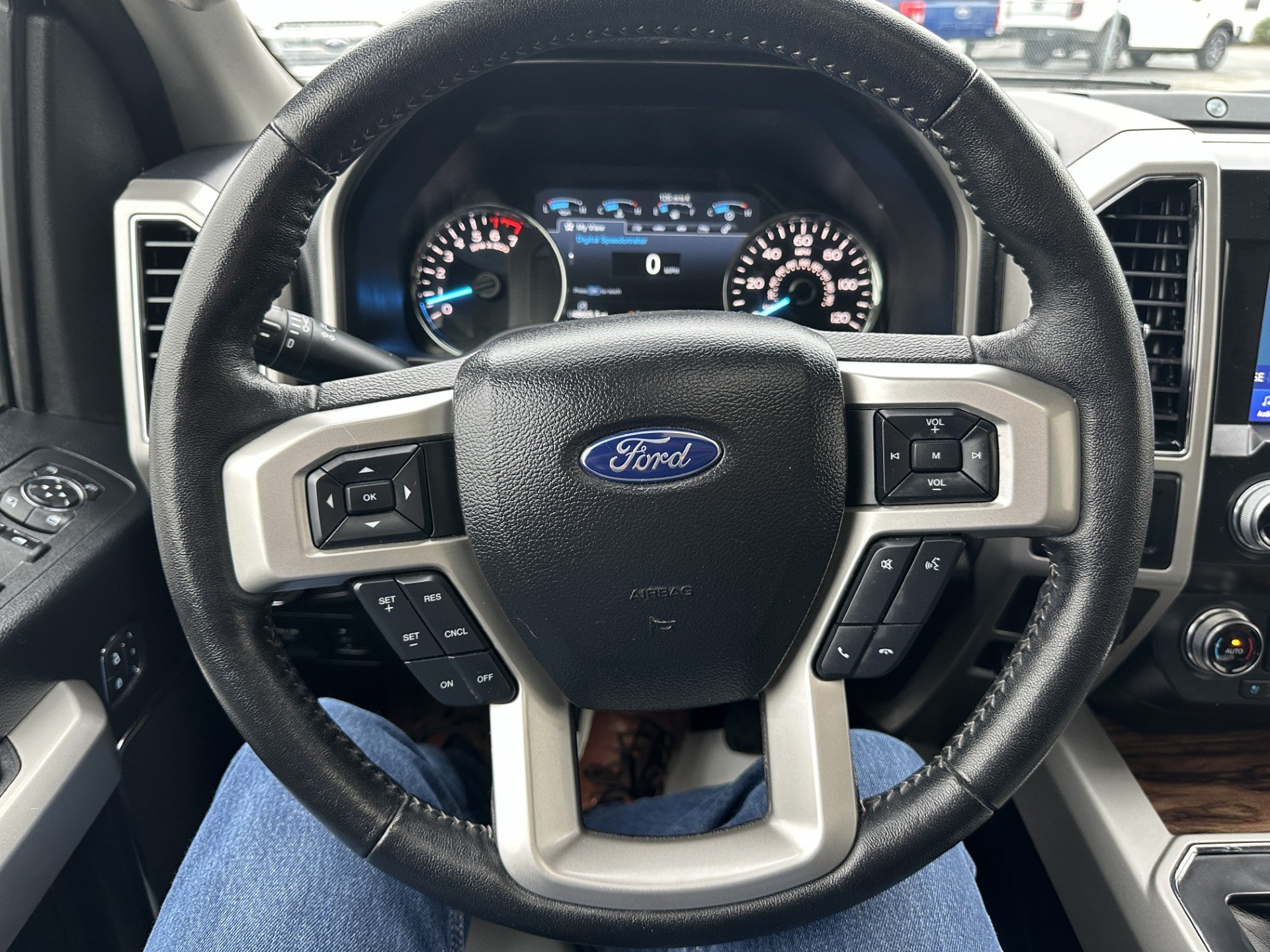 Used 2020 Ford F150 Lariat w/ Equipment Group 502A Luxury AWD/4WD image 14