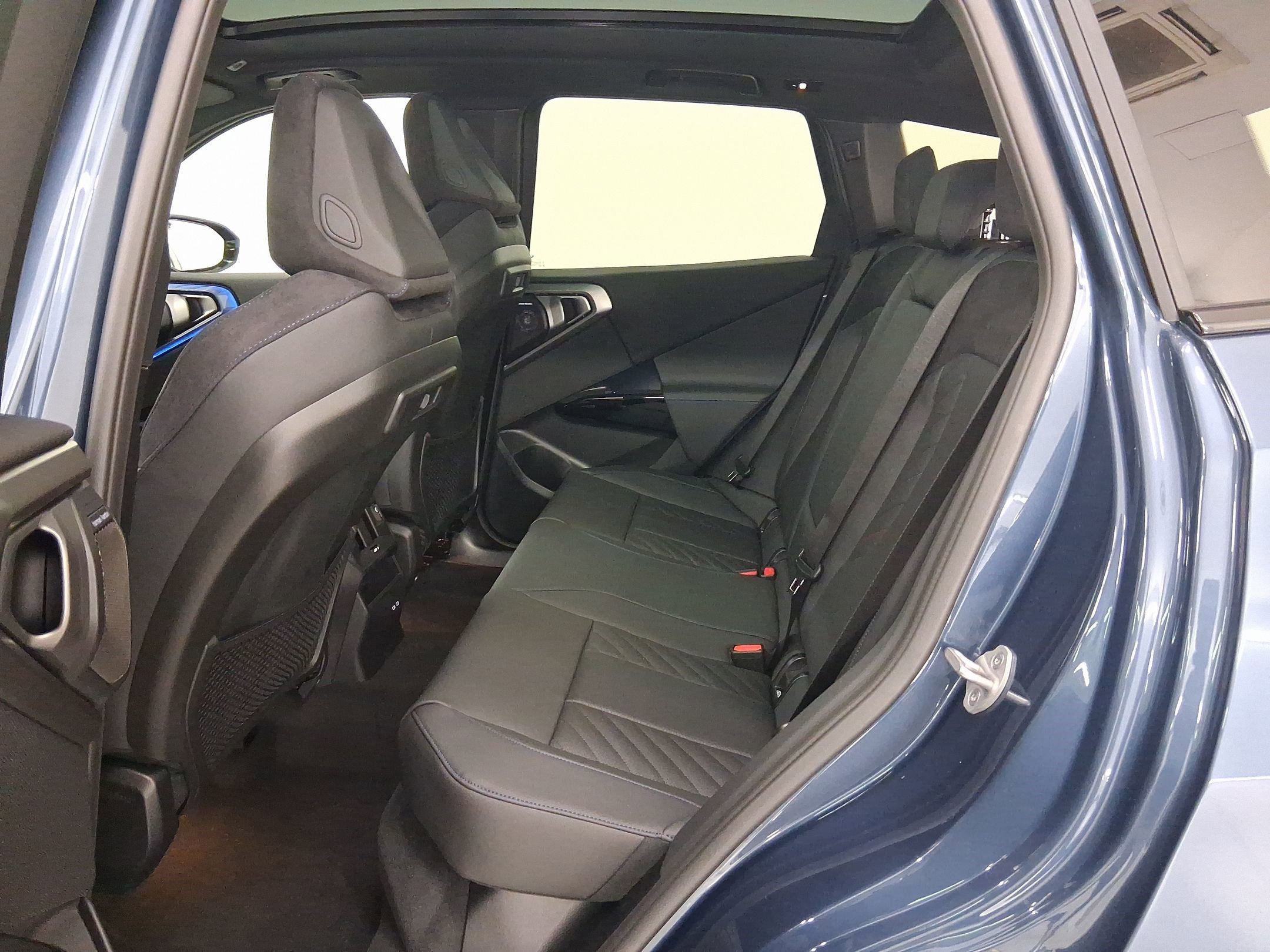 New 2026 BMW X3 xDrive30 w/ Premium Package image 12
