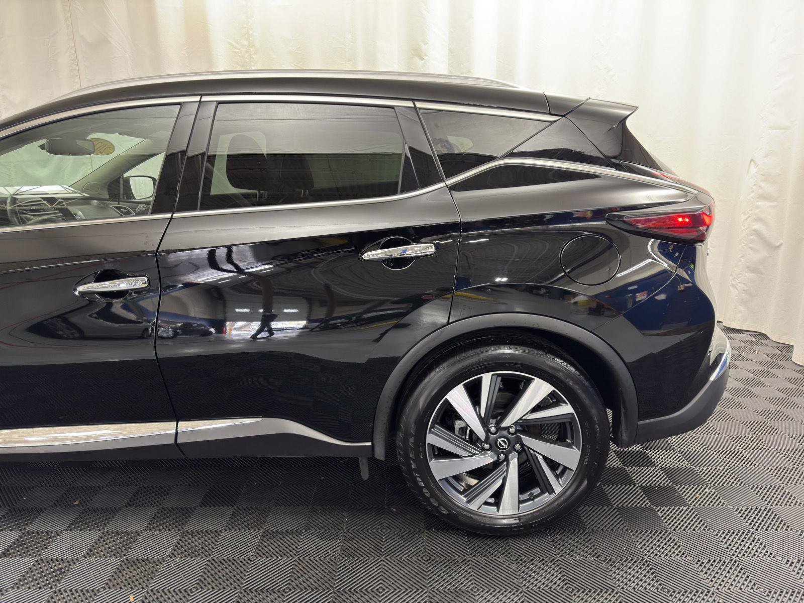 Used 2023 Nissan Murano SL w/ Cargo Package AWD/4WD image 3