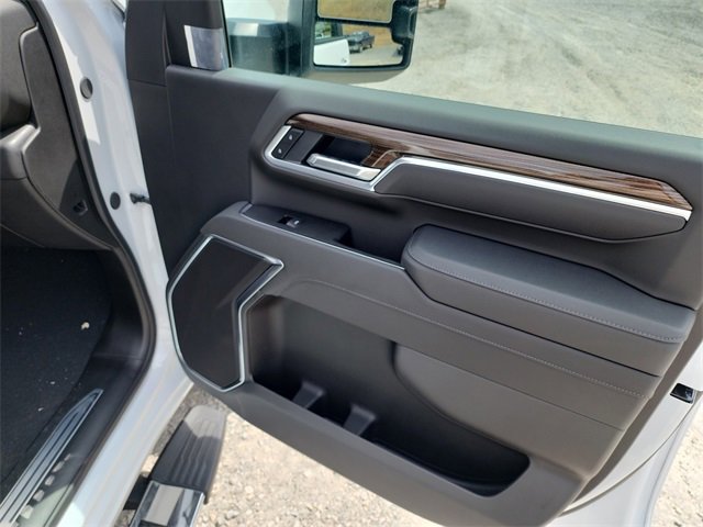 New 2026 Chevrolet Silverado 3500 LT w/ All Star Edition image 12